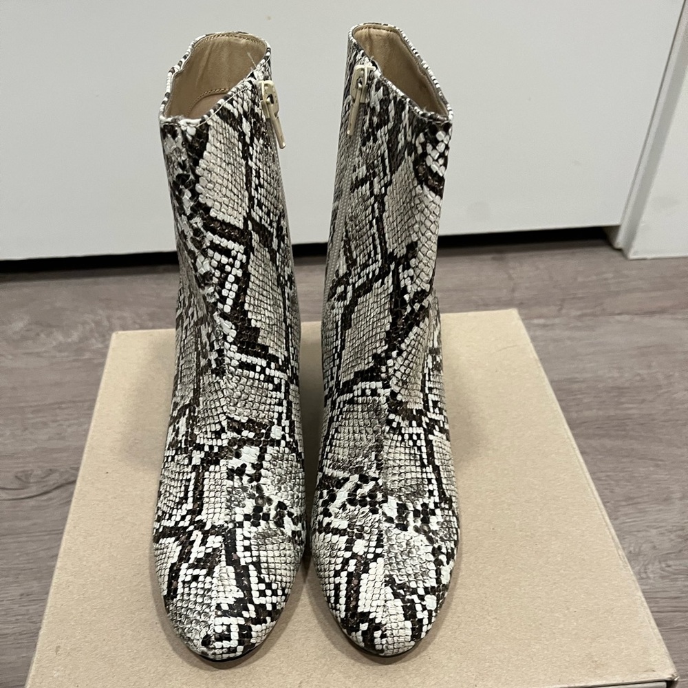 UO Booties - Picture 3 of 9